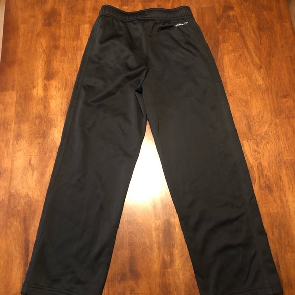 Youth Nike Therma Fit pants - Picture 2 of 6